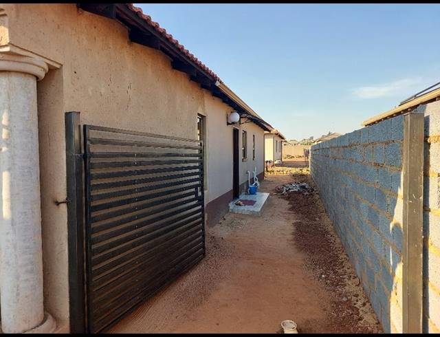 2 BEDROOM HOUSE FOR SALE IN DAWN PARK